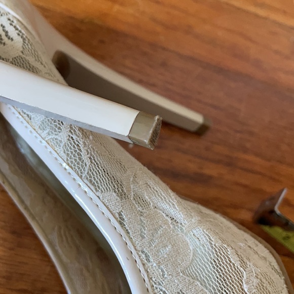 Guess Nude Lace Stilletos - Picture 8 of 9